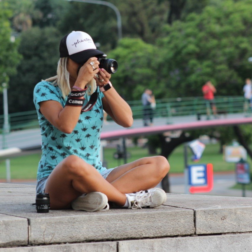 Sofi sentada camara (1)